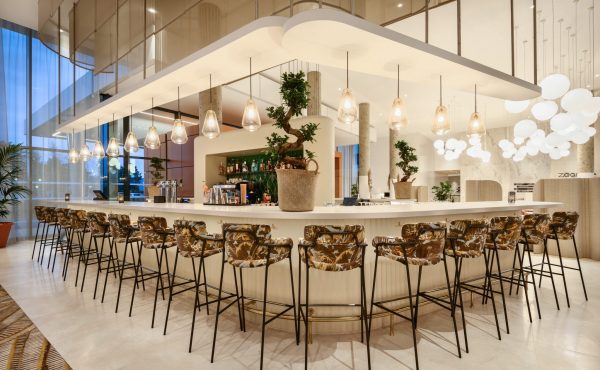 Hyatt-Place-Paris-CDG-ZOOM-Bar-Interior-02