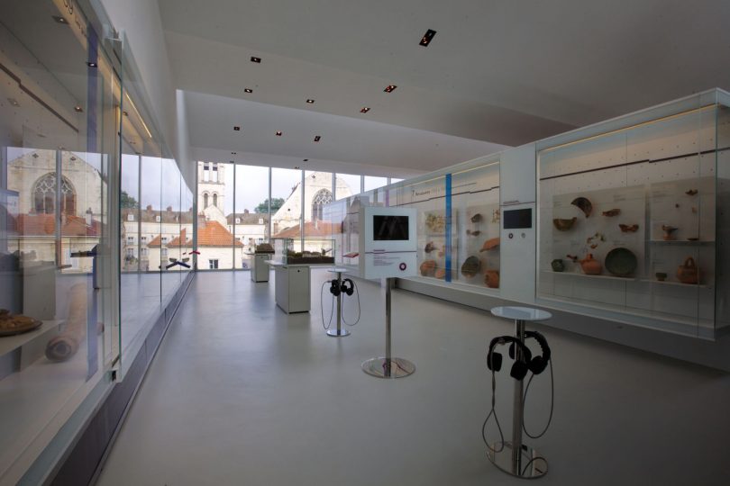 Salle de réunion au Musée Archéa de Louvres