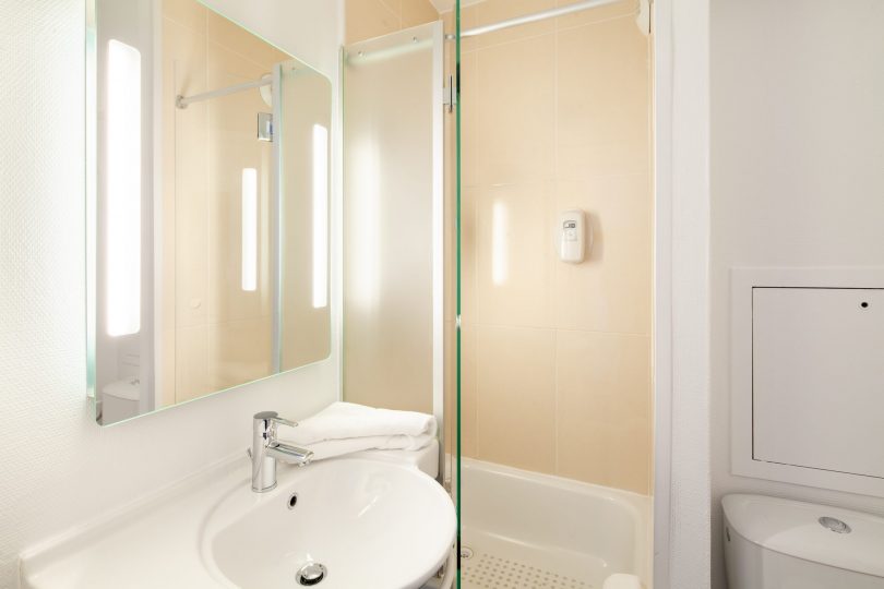 Salle de bain - Hôtel B&B Roissy Paris CDG