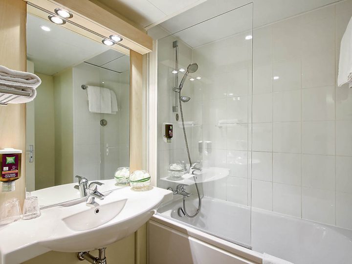 Salle de bain Ibis Styles Paris Roissy CDG