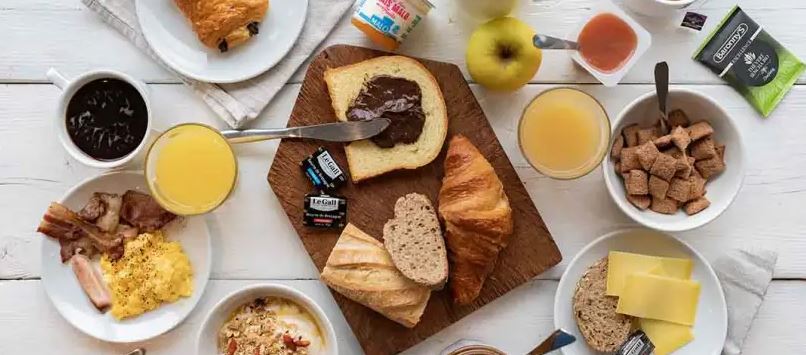 Petit-déjeuner au B&B Hôtel Paris Nord 2 CDG Aéroport