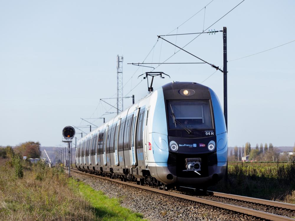 By car ! the train is waiting for you to discover Île-de-France