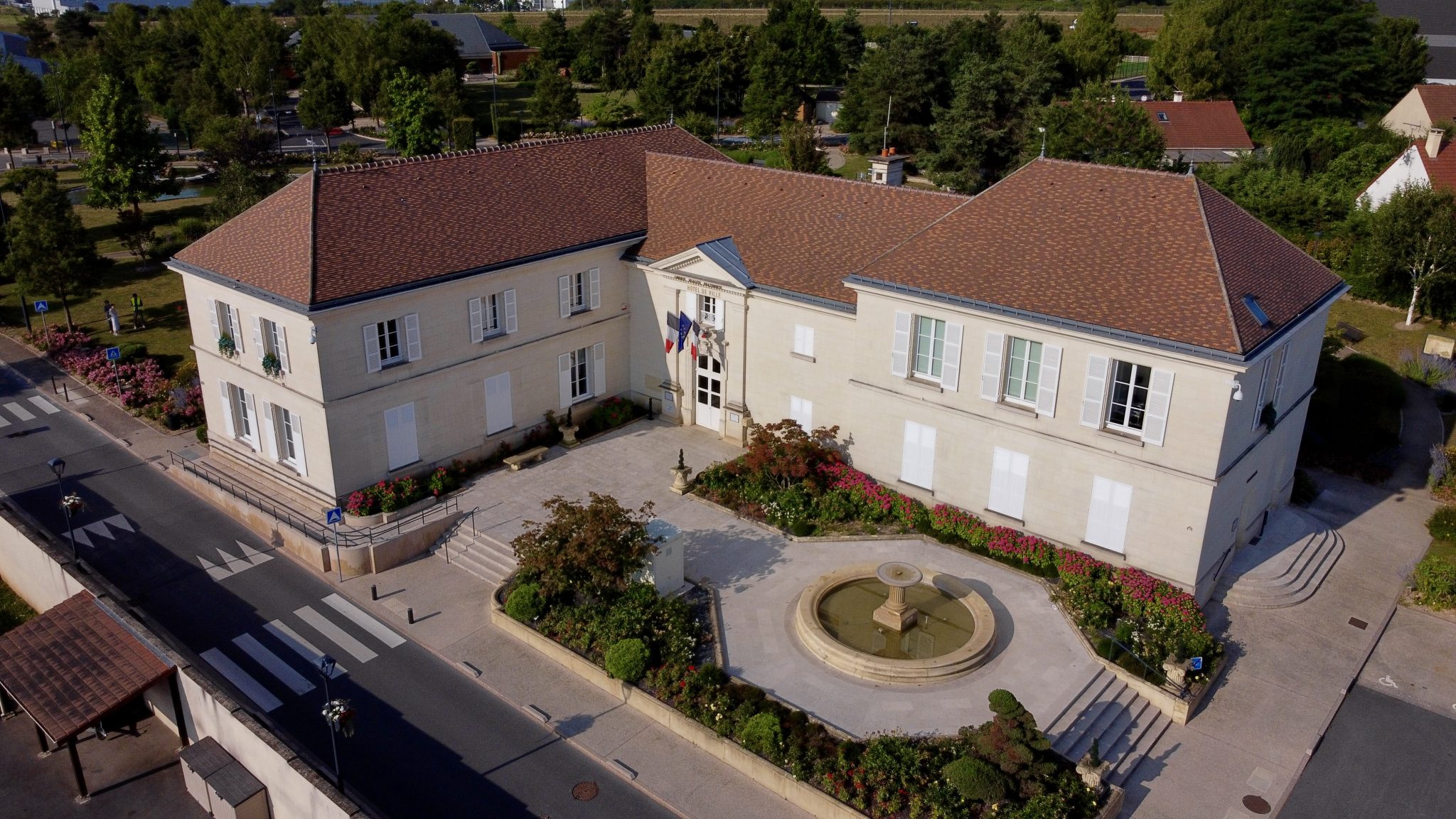 Passeport et carte d’identité au Mesnil-Amelot