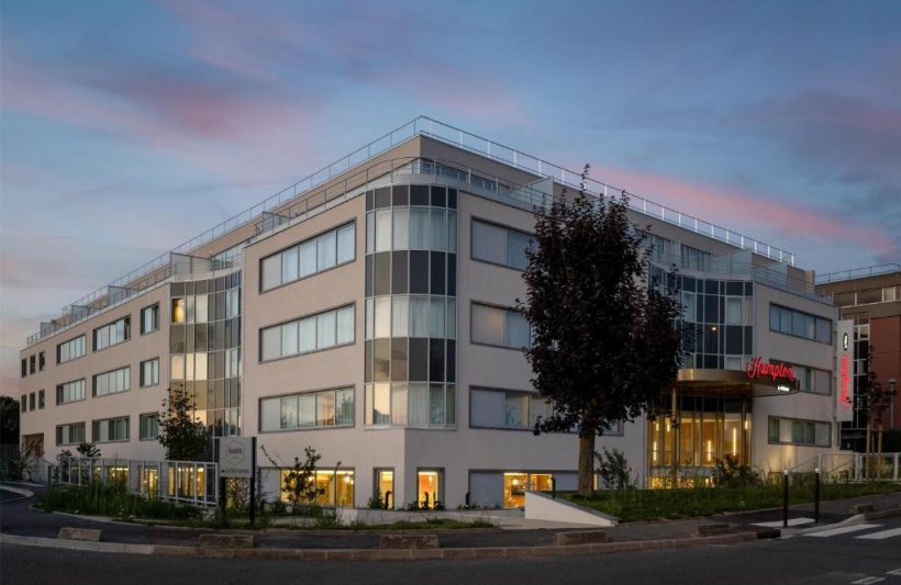 Hampton by Hilton CDG : l&rsquo;accueil fluide et chaleureux au service des affaires