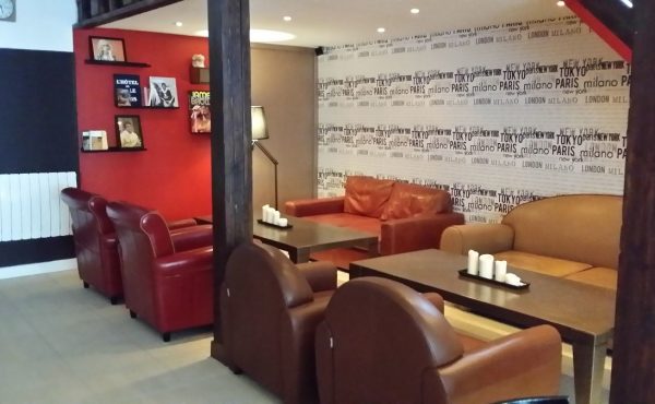 Madame est servie, Roissy-en-France