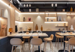 Kitchen & Bar