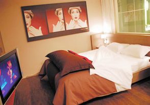 Standing Hôtel Suites