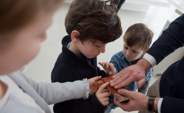 Visite familiale : le musée au toucher