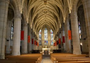 intérieur de la collégiale de Montmorncy