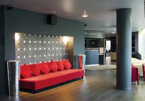 Standing Hôtel Suites