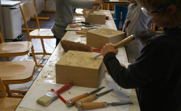 Atelier parents-enfants : taille de pierre