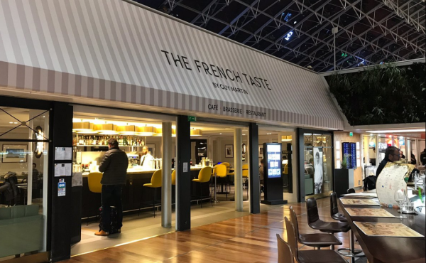 Façade du restaurant The French Taste by Guy Martin